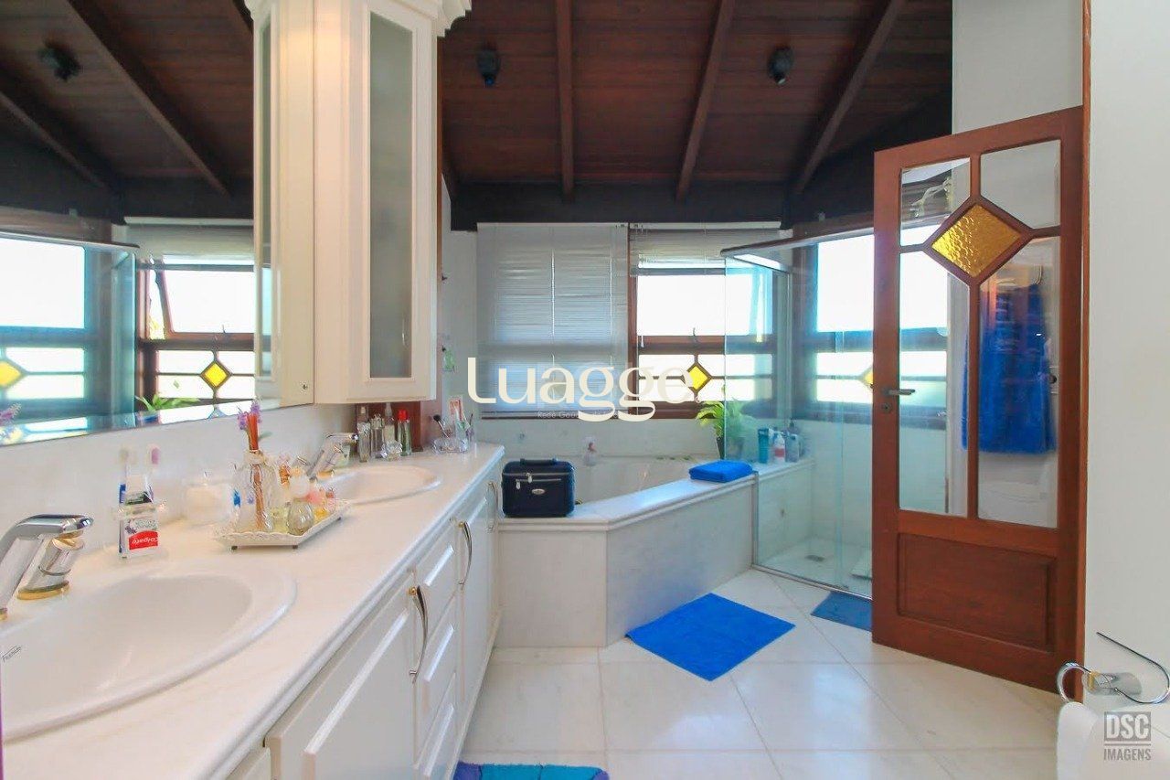 Casa à venda com 4 quartos, 380m² - Foto 27