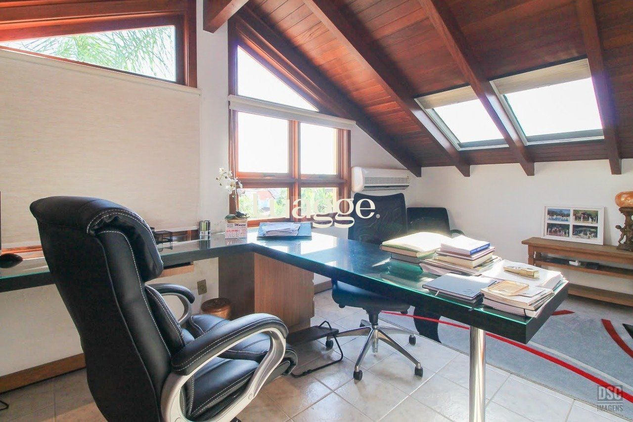 Casa à venda com 4 quartos, 380m² - Foto 31