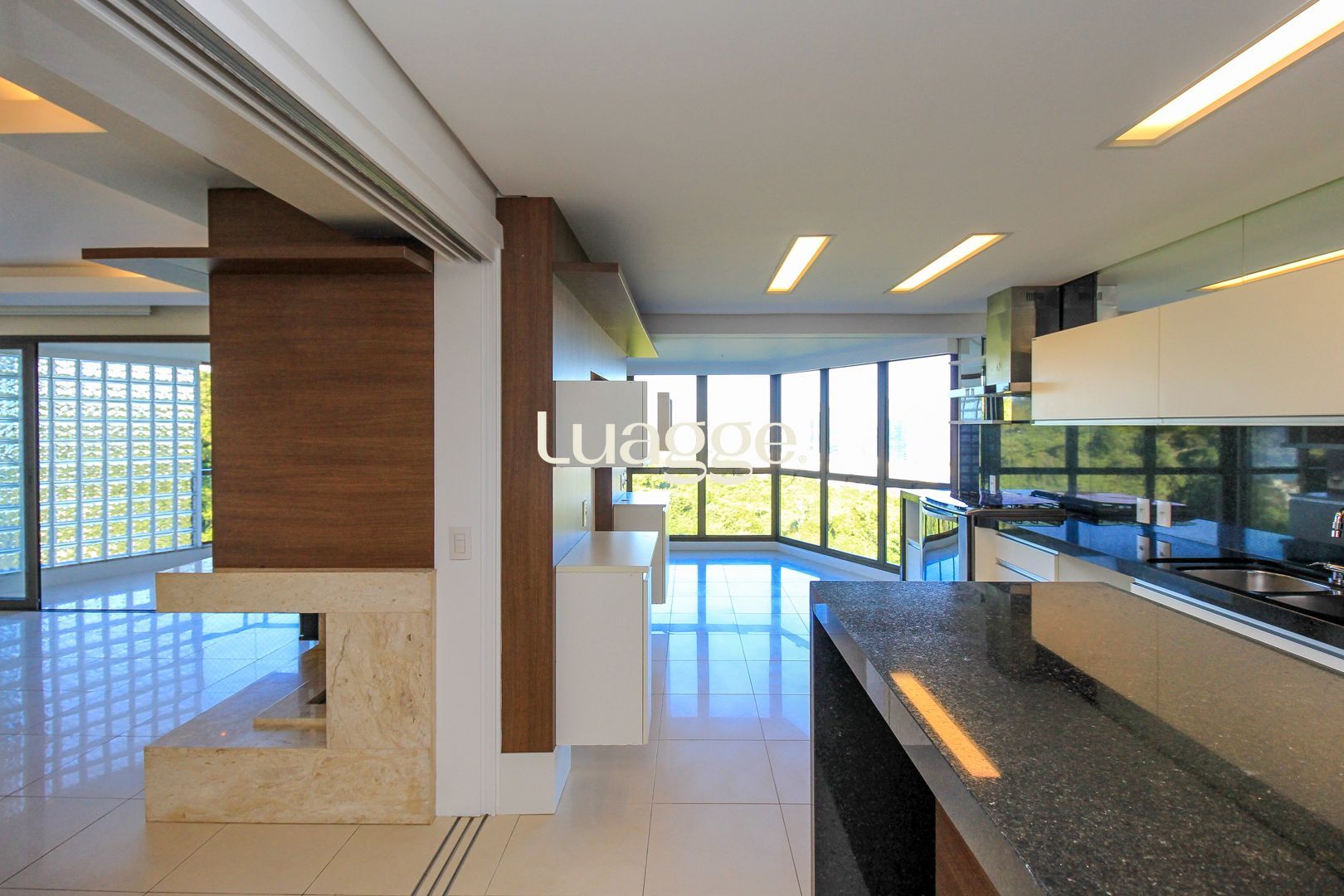 Apartamento à venda com 3 quartos, 206m² - Foto 18