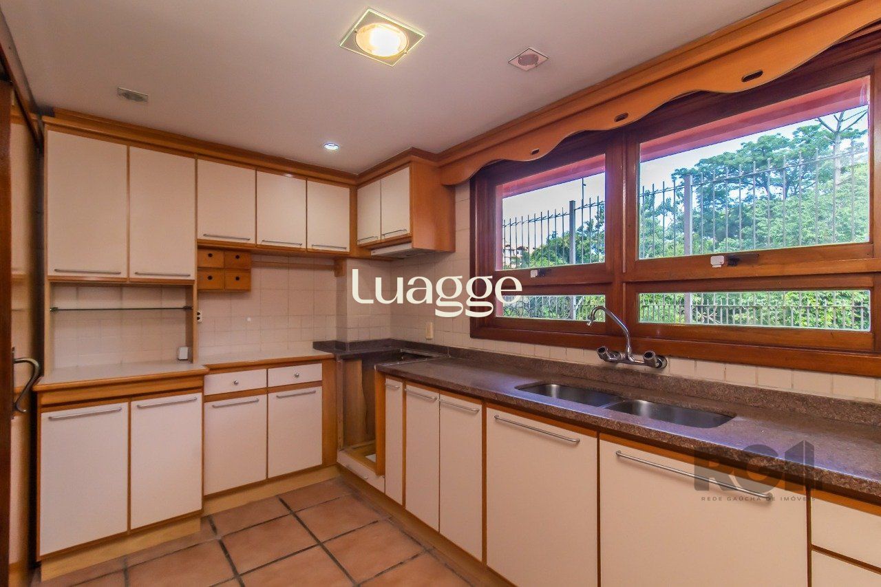 Casa de Condomínio à venda com 3 quartos, 285m² - Foto 9