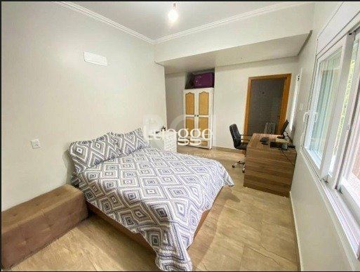 Casa à venda com 4 quartos, 303m² - Foto 18