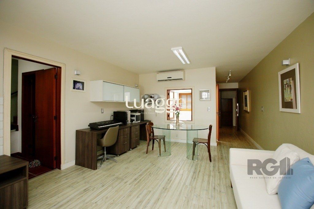 Casa à venda com 3 quartos, 241m² - Foto 14