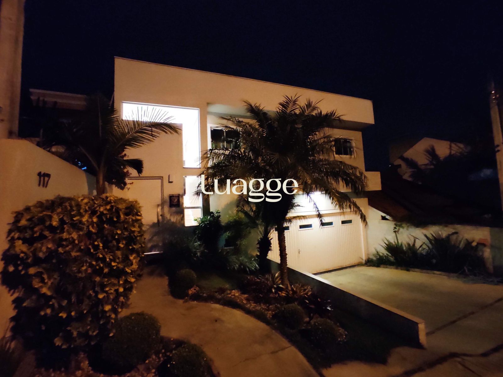 Casa à venda com 3 quartos, 226m² - Foto 4