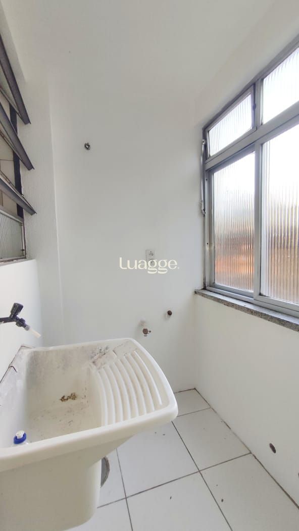 Apartamento à venda com 2 quartos, 60m² - Foto 9