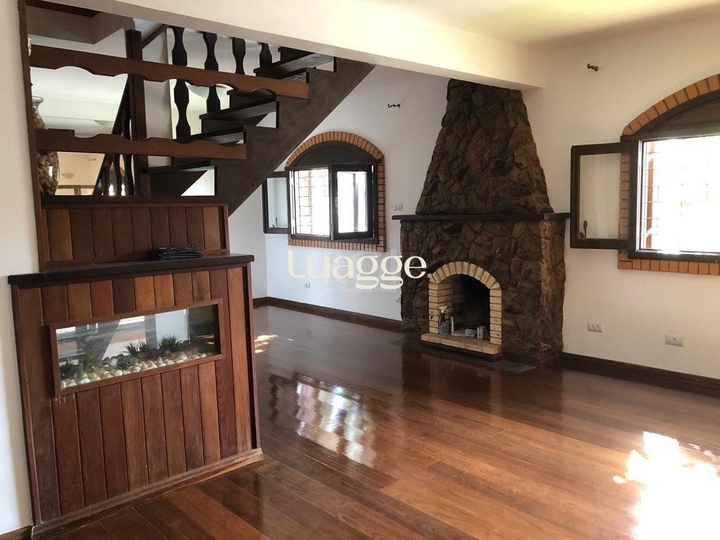 Casa à venda com 3 quartos, 328m² - Foto 2