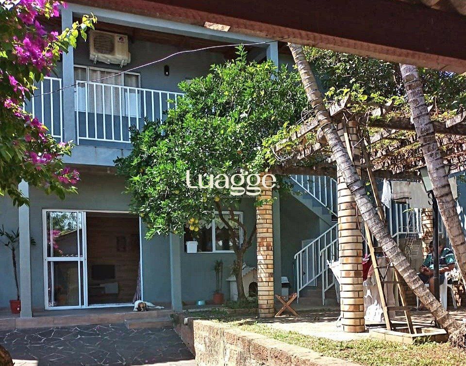 Casa à venda com 5 quartos, 301m² - Foto 1