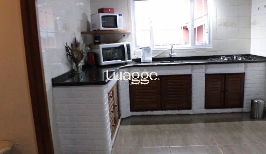 Casa à venda com 5 quartos, 301m² - Foto 4
