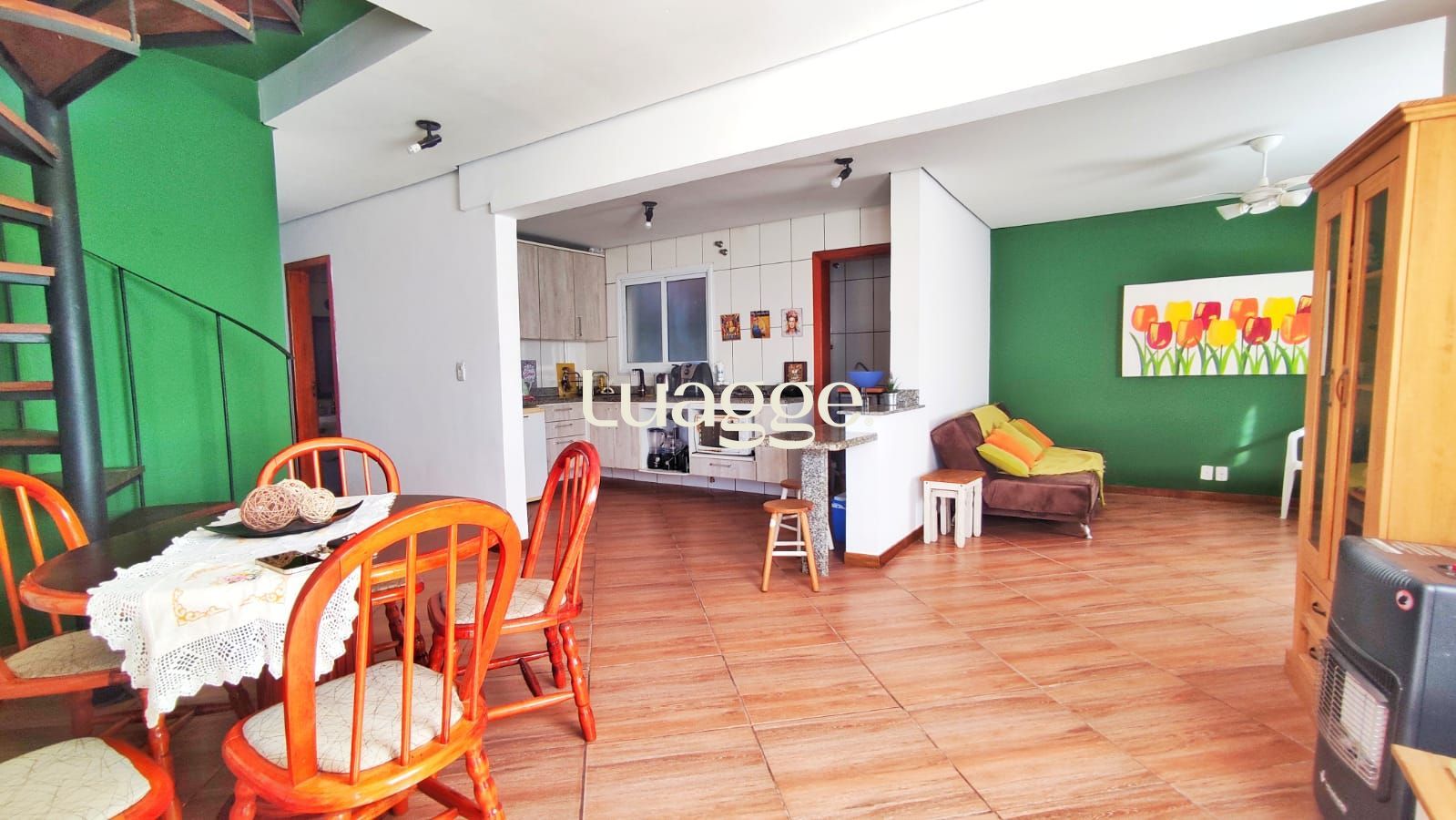 Casa, 3 quartos, 223 m² - Foto 1