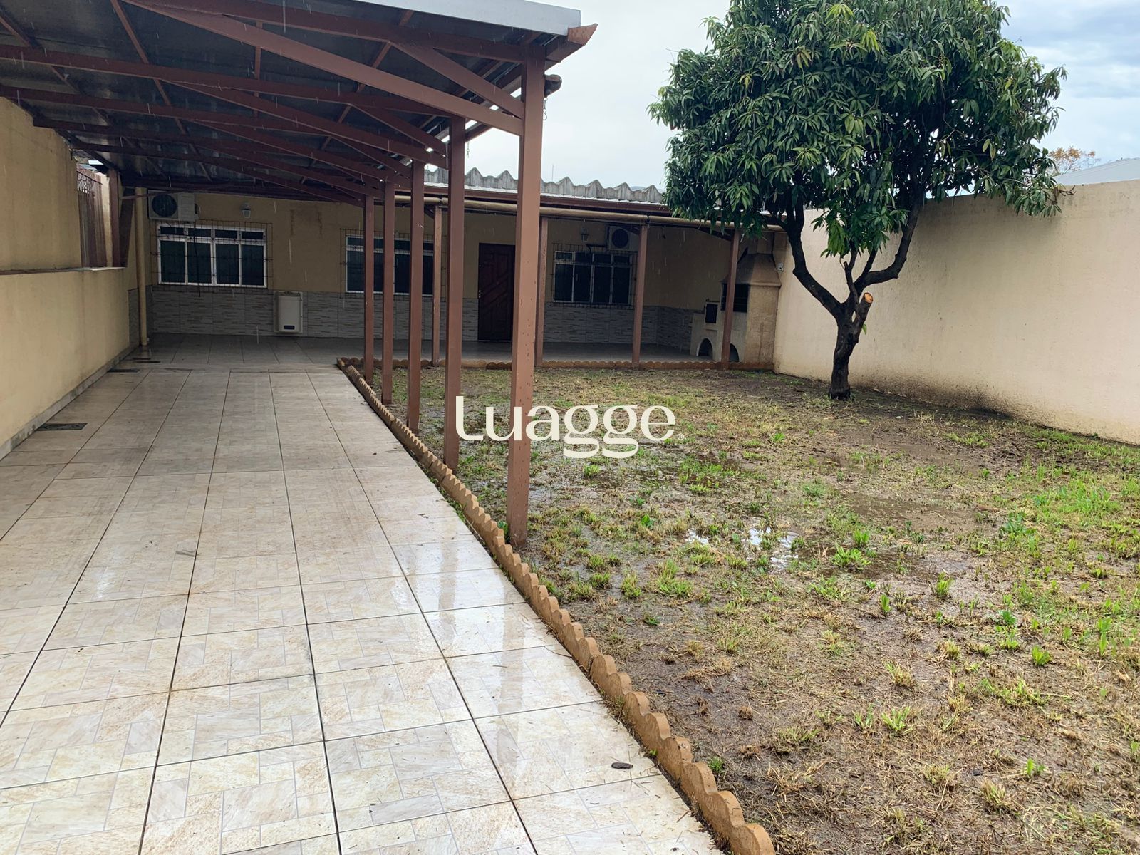 Casa à venda com 3 quartos, 54m² - Foto 1