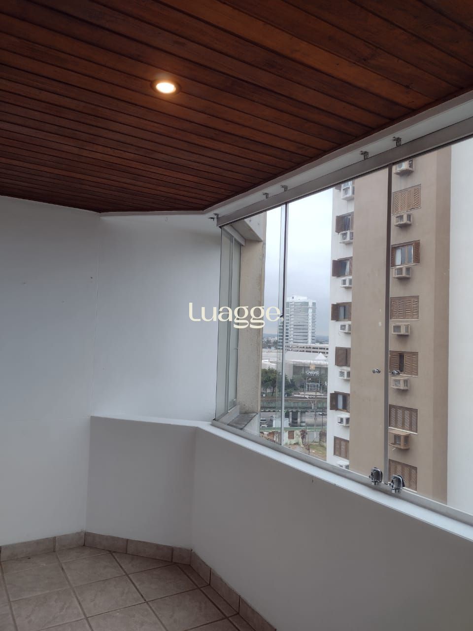 Apartamento à venda com 3 quartos, 200m² - Foto 27
