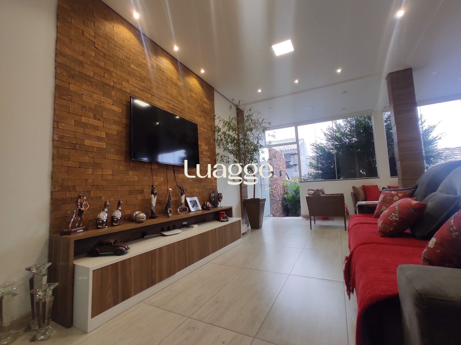 Casa à venda com 3 quartos, 226m² - Foto 7
