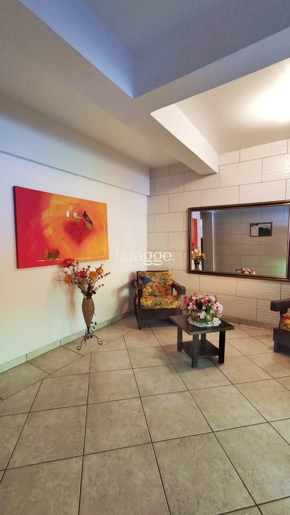 Apartamento à venda com 2 quartos, 60m² - Foto 2