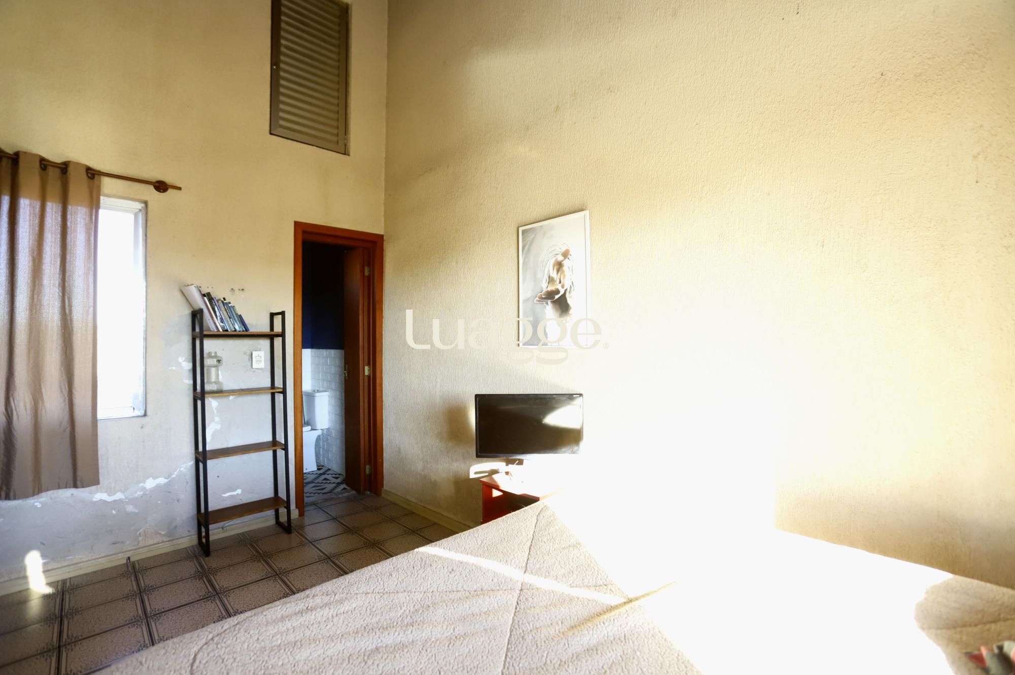 Casa à venda com 2 quartos, 273m² - Foto 4