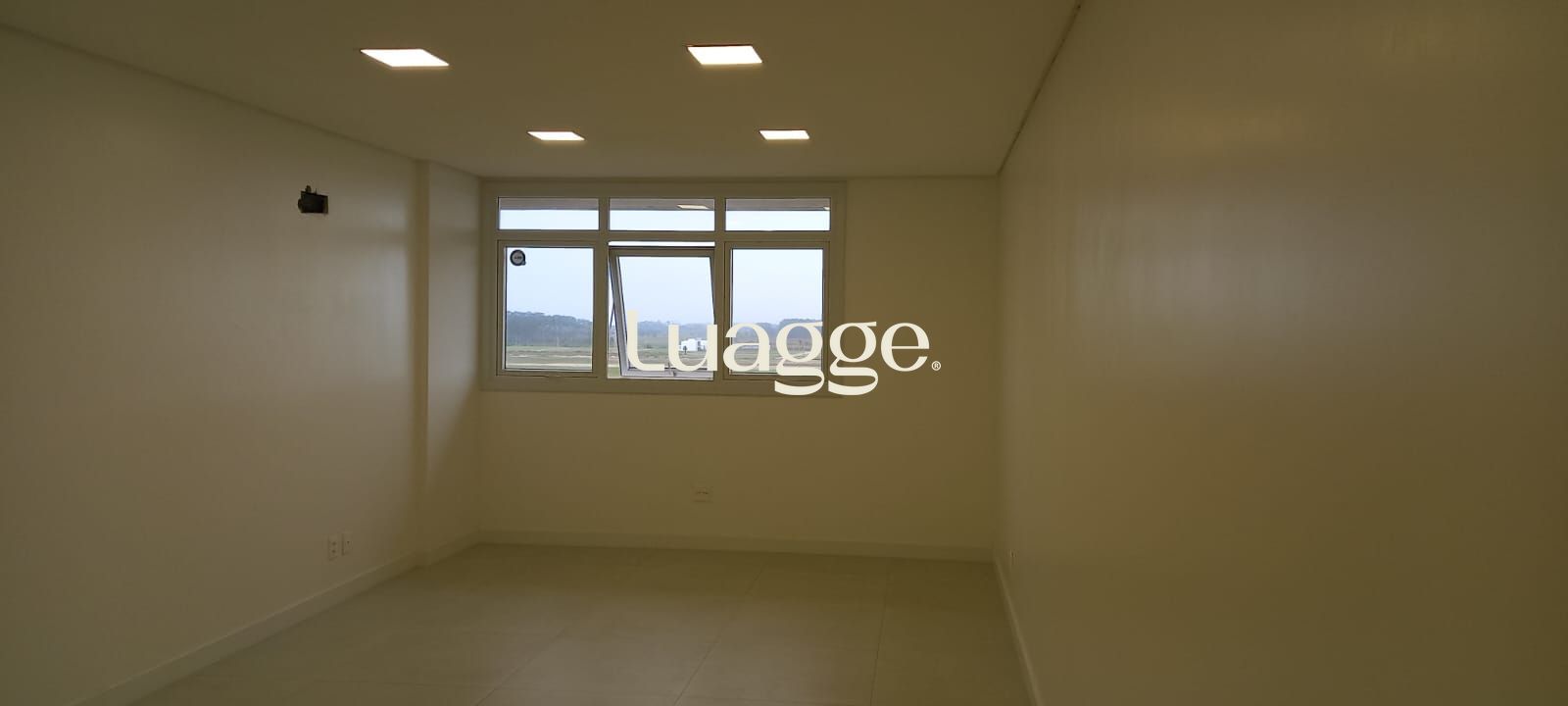 Depósito-Galpão-Armazém à venda com 1 quarto, 41m² - Foto 2