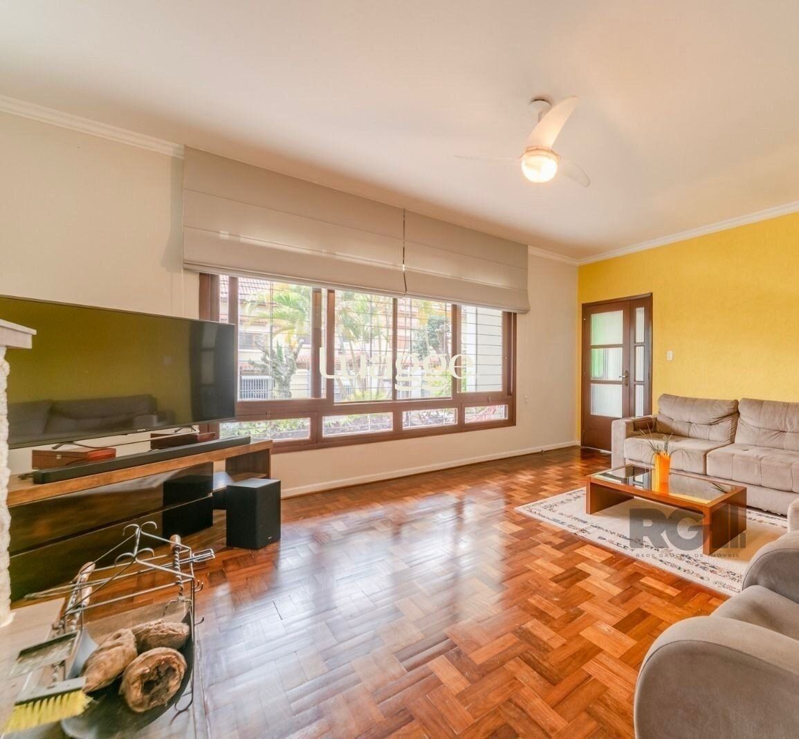Casa à venda com 3 quartos, 271m² - Foto 4