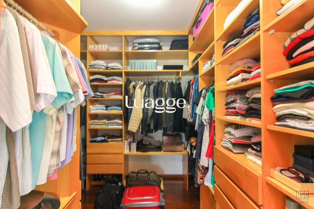 Casa à venda com 4 quartos, 380m² - Foto 18