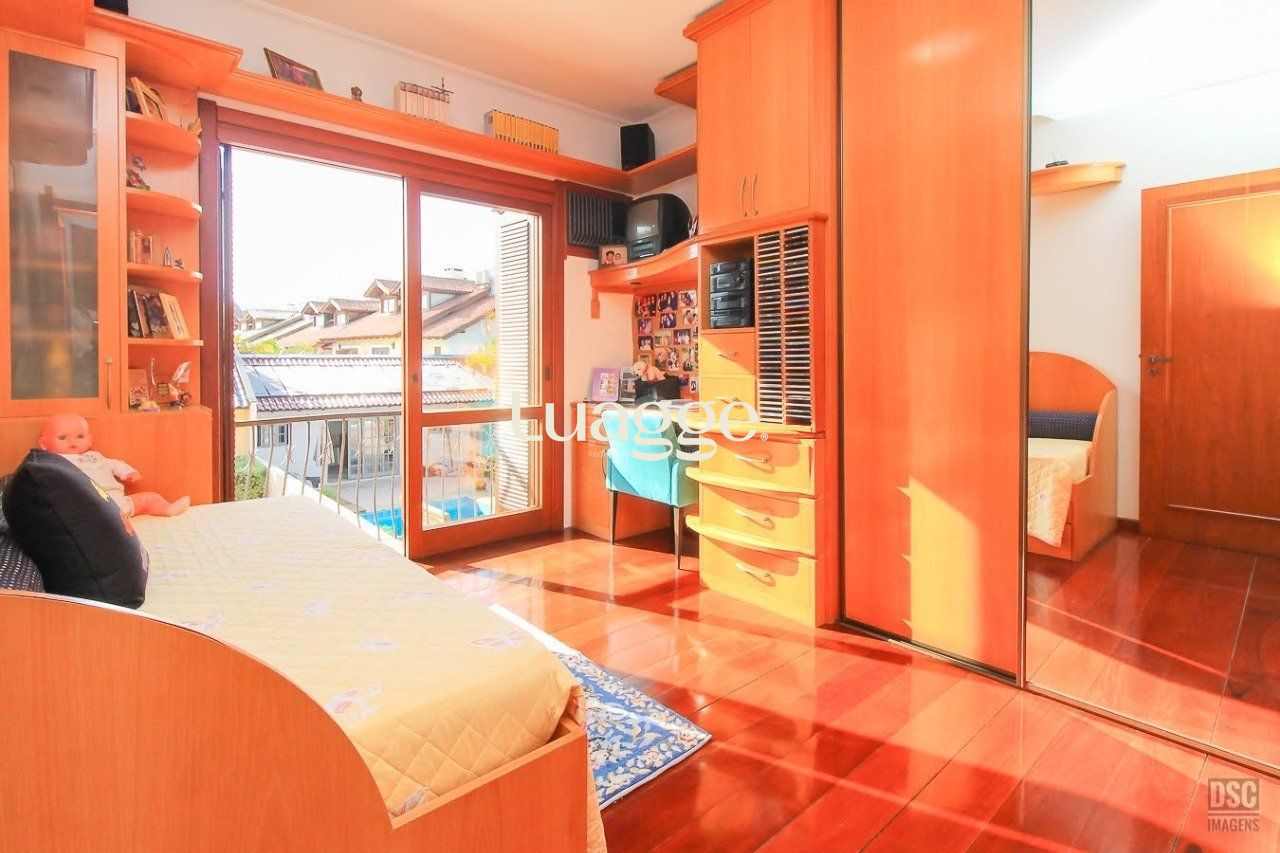 Casa à venda com 4 quartos, 380m² - Foto 17