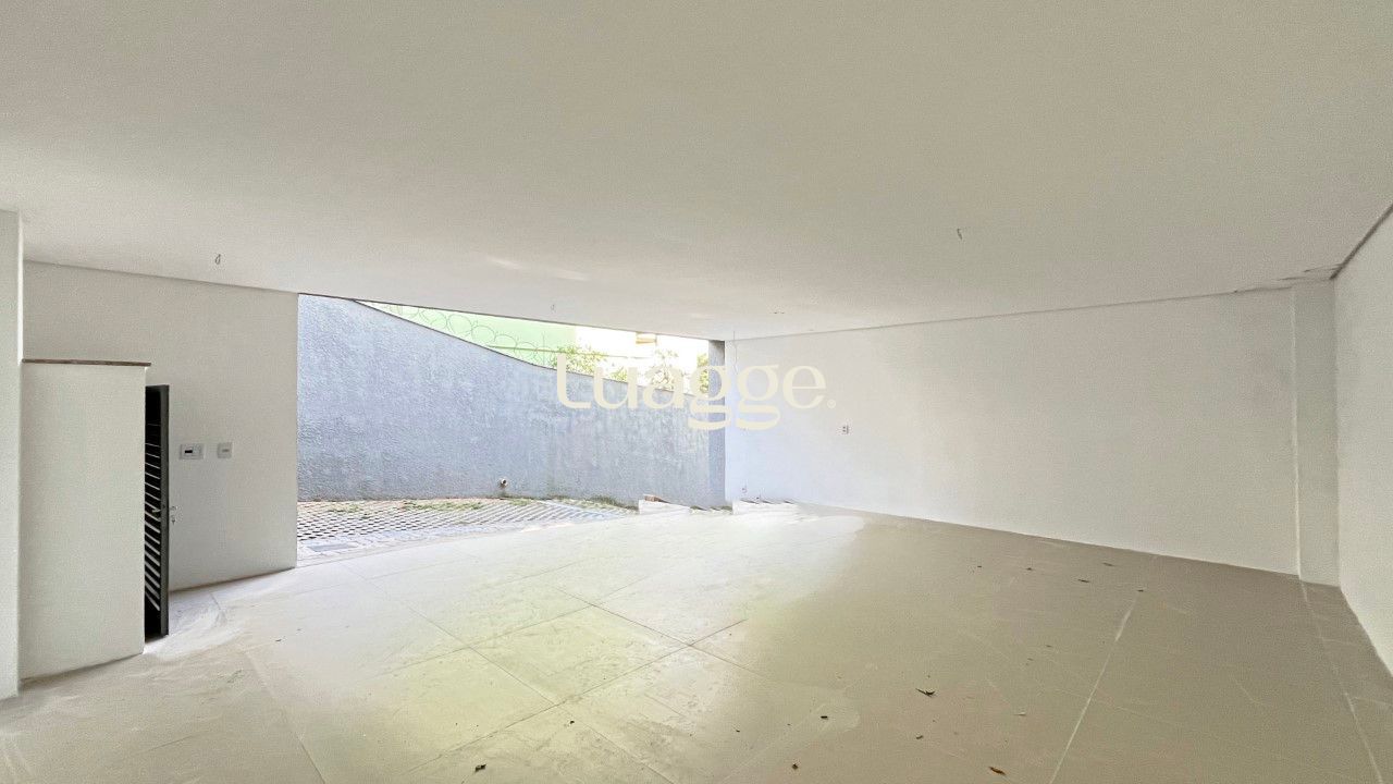Casa de Condomínio à venda com 3 quartos, 225m² - Foto 35