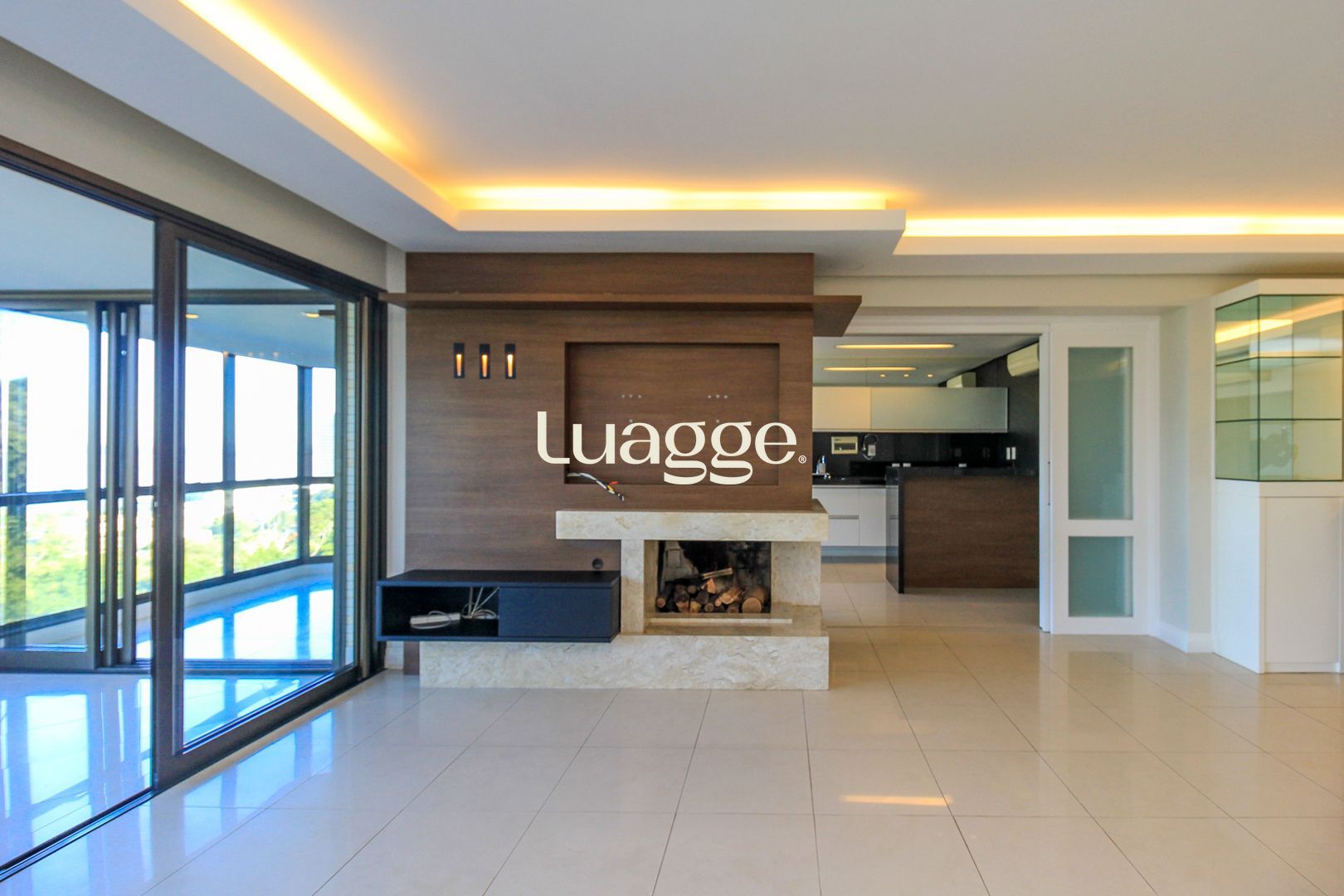 Apartamento à venda com 3 quartos, 206m² - Foto 3