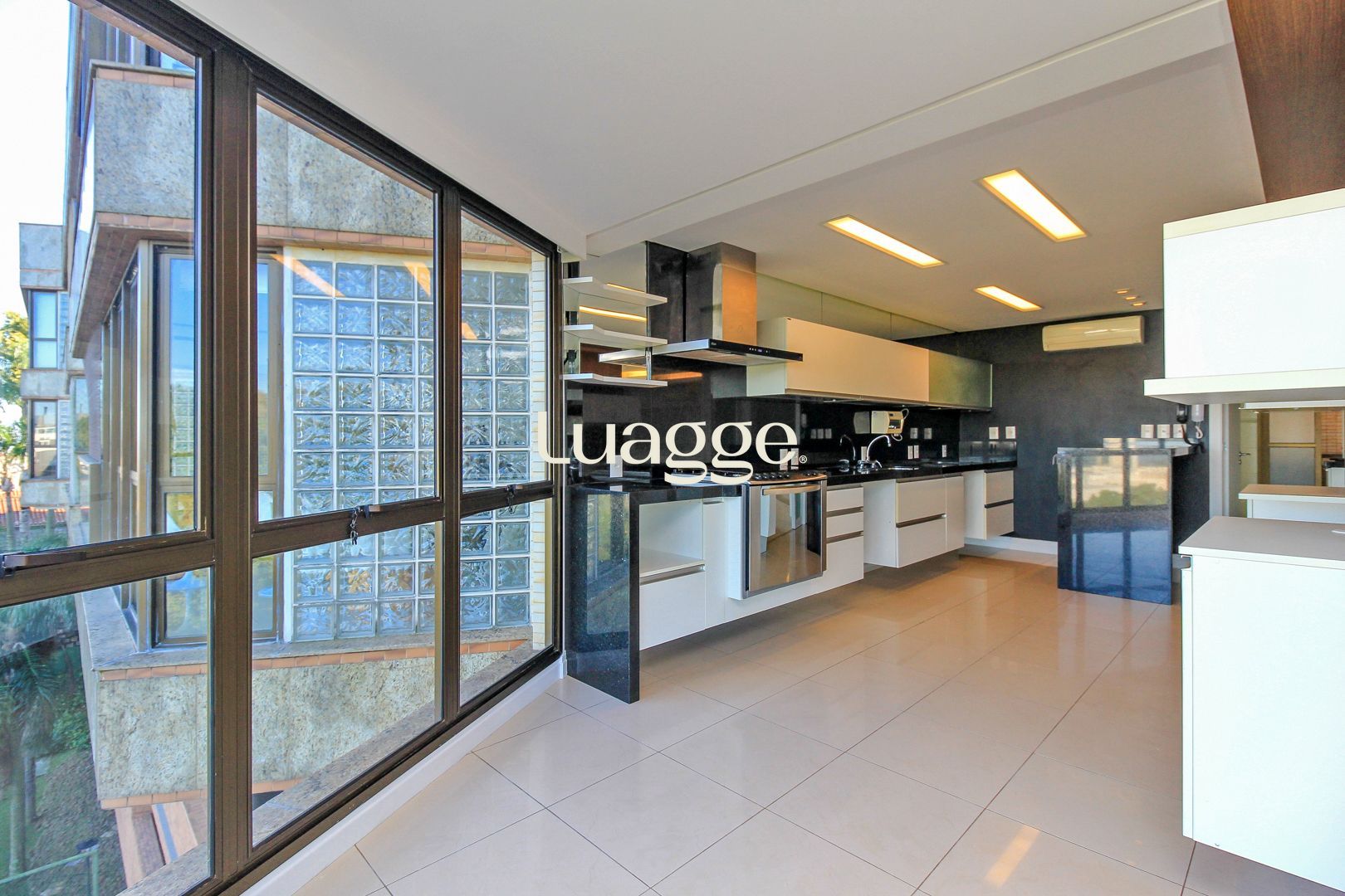Apartamento à venda com 3 quartos, 206m² - Foto 16