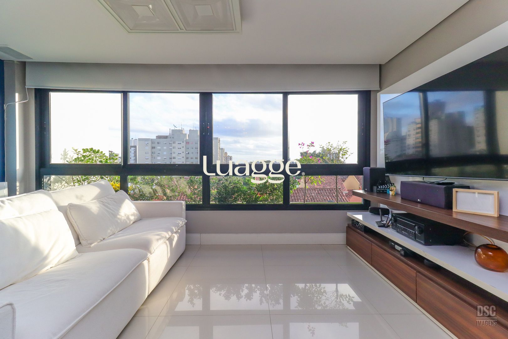 Apartamento à venda com 3 quartos, 85m² - Foto 2