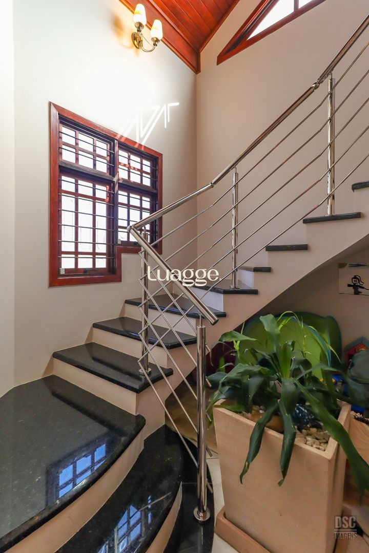 Casa à venda com 3 quartos, 350m² - Foto 15