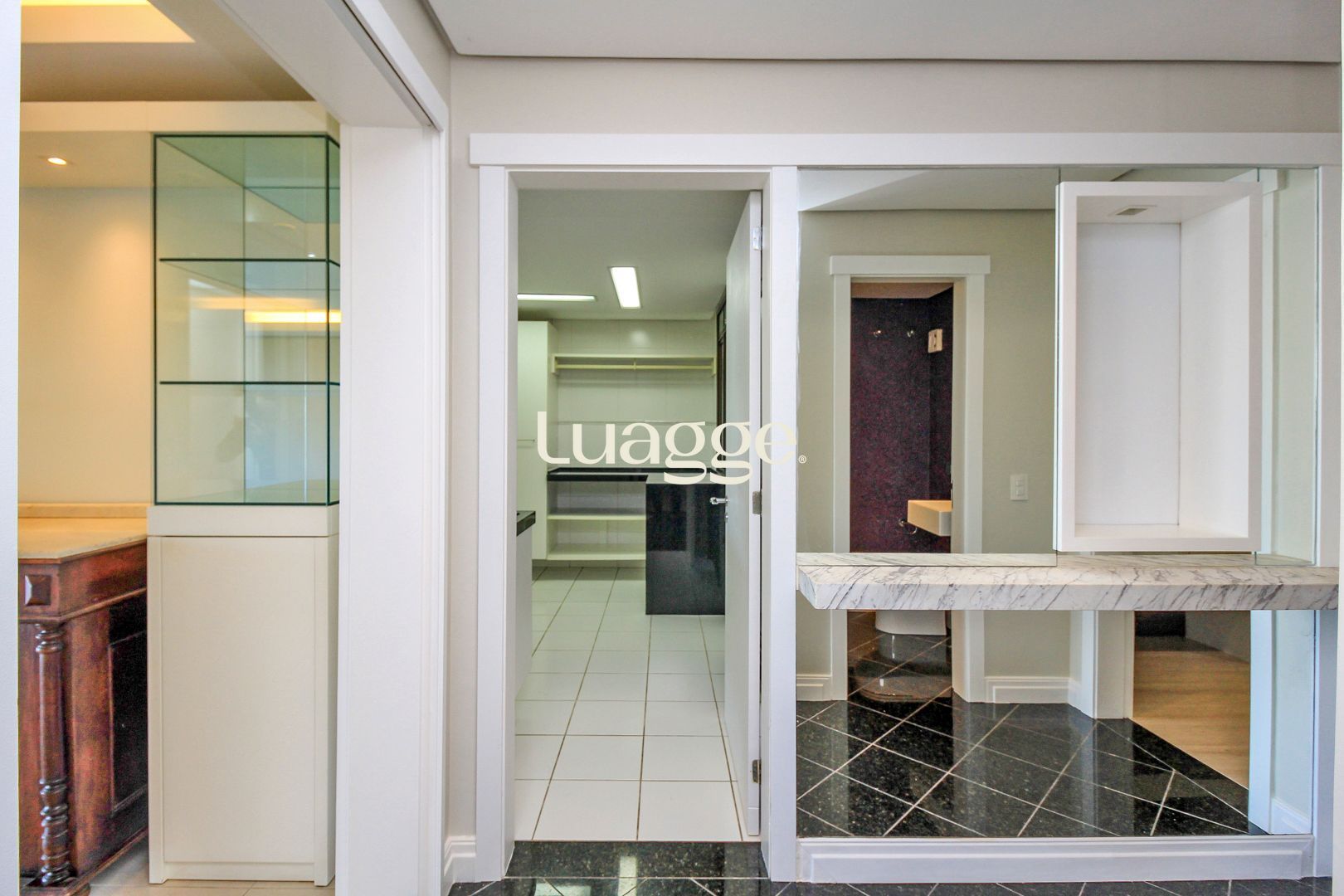 Apartamento à venda com 3 quartos, 206m² - Foto 23