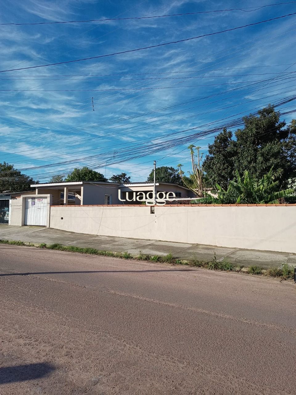 Casa à venda com 3 quartos, 112m² - Foto 1