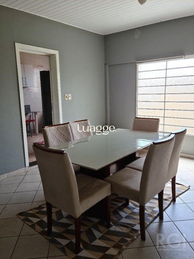 Casa à venda com 3 quartos, 169m² - Foto 4