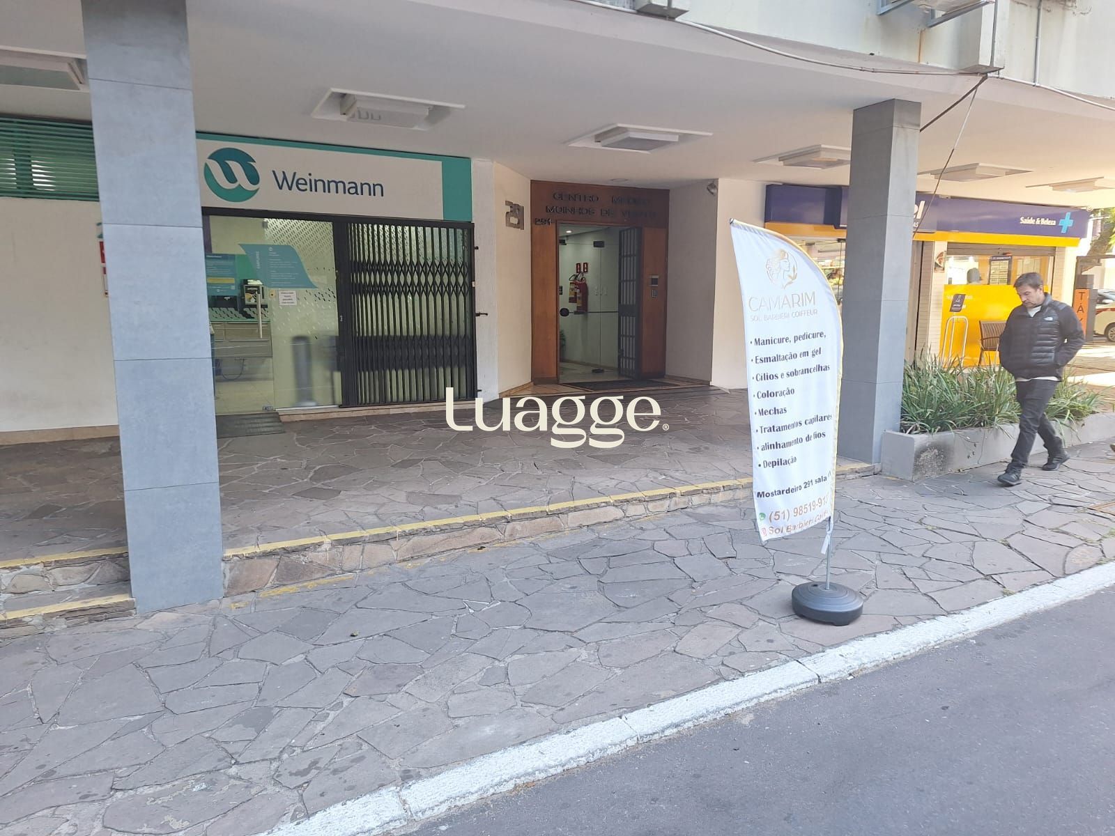 Sala coml. 42,61m2 c/divisórias, Rua Mostardeiro, Independência,R$190 mil