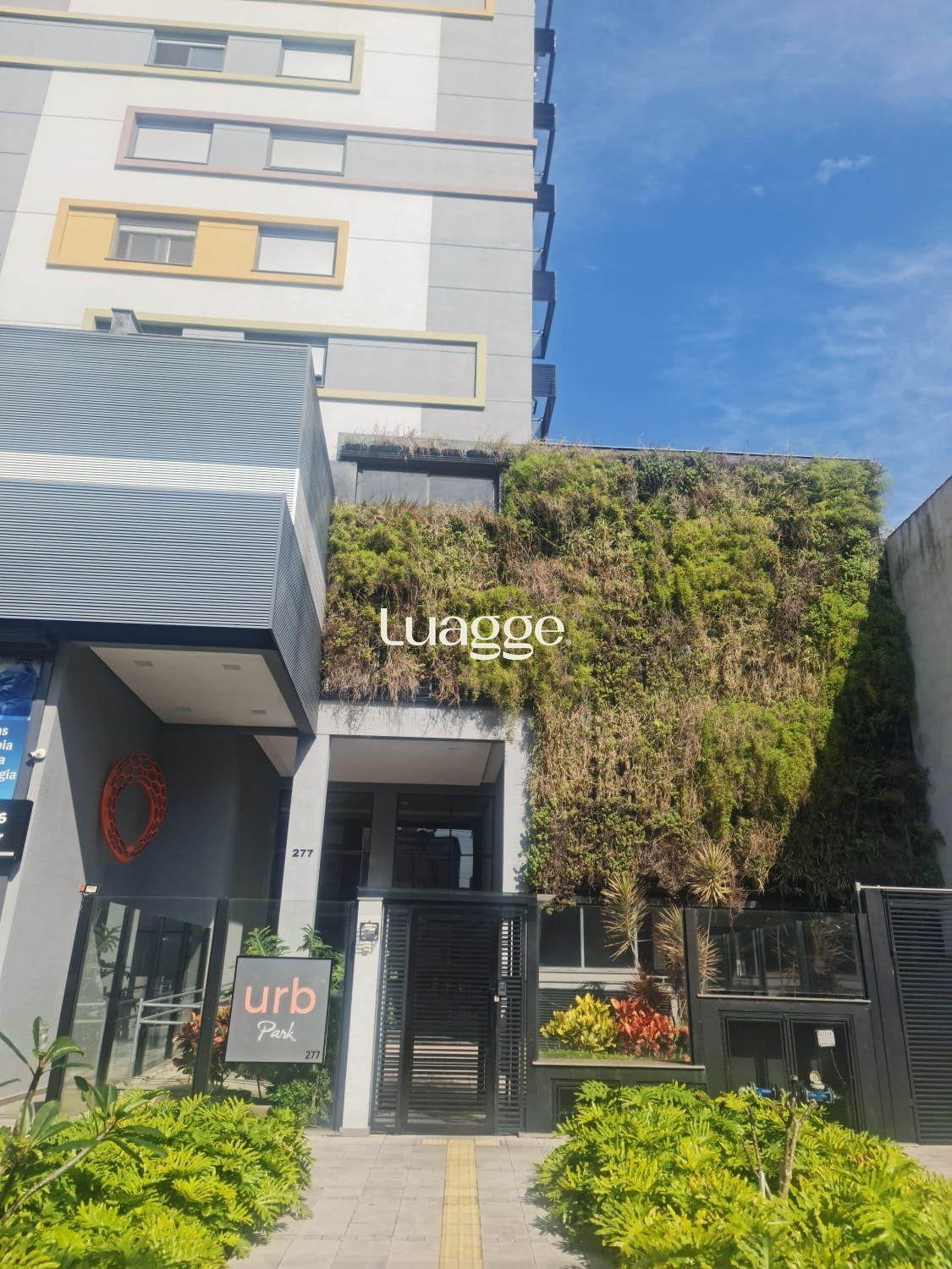 Apartamento 1 suite mais lavabo com 2 vagas