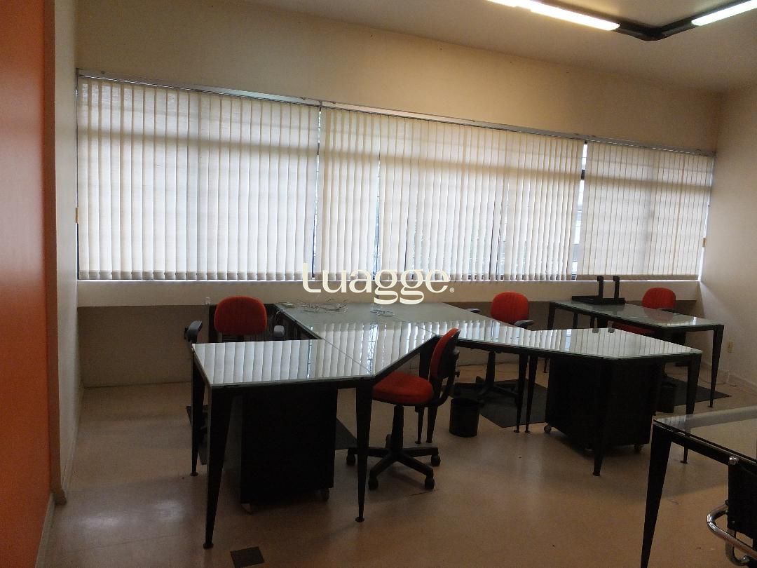 Sala coml. 30,25 m2 priv. João Abbott, Petropolis, mob, R$160 mil.