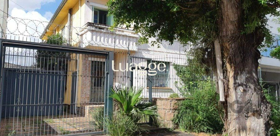 Casa à venda com 3 quartos, 300m² - Foto 1
