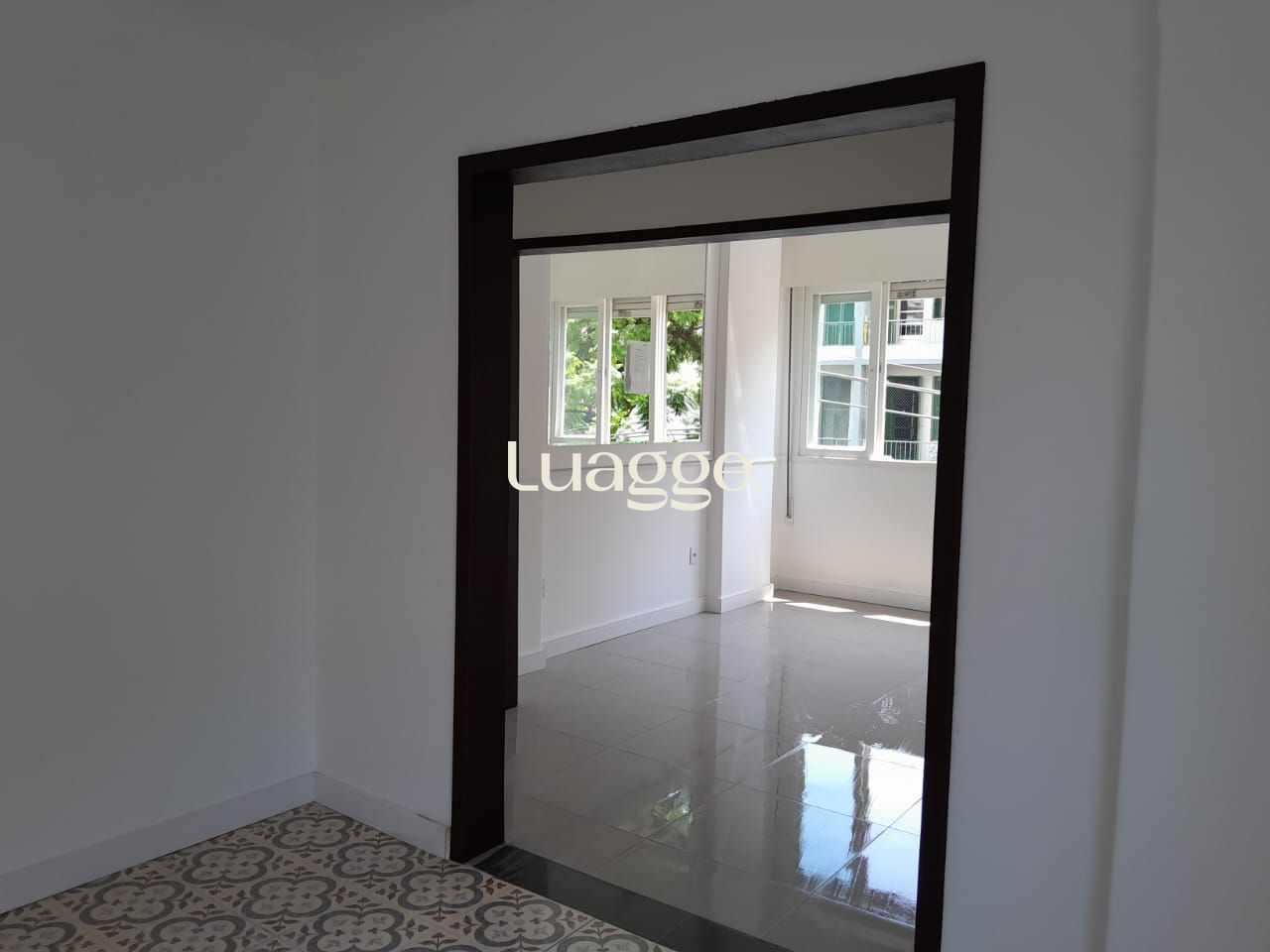 Apartamento à venda com 3 quartos, 102m² - Foto 1