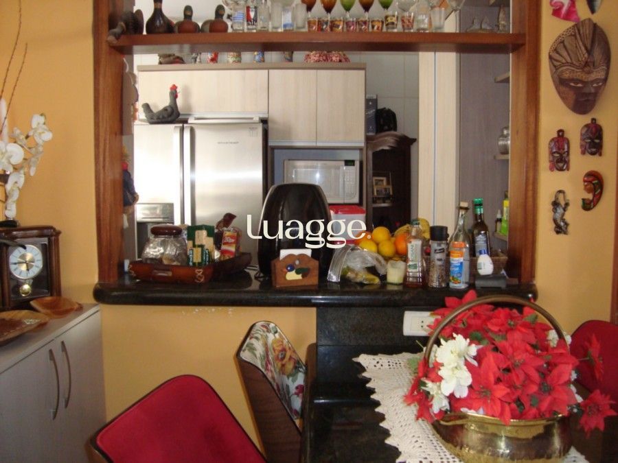Apartamento à venda com 3 quartos, 104m² - Foto 2