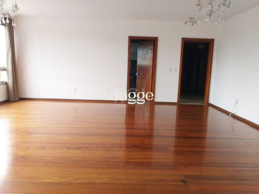Apartamento à venda com 3 quartos, 130m² - Foto 1