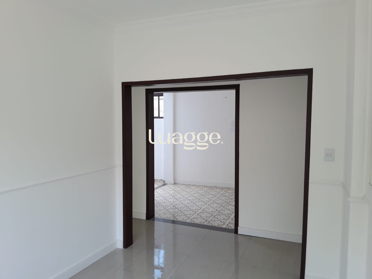Apartamento à venda com 3 quartos, 102m² - Foto 2