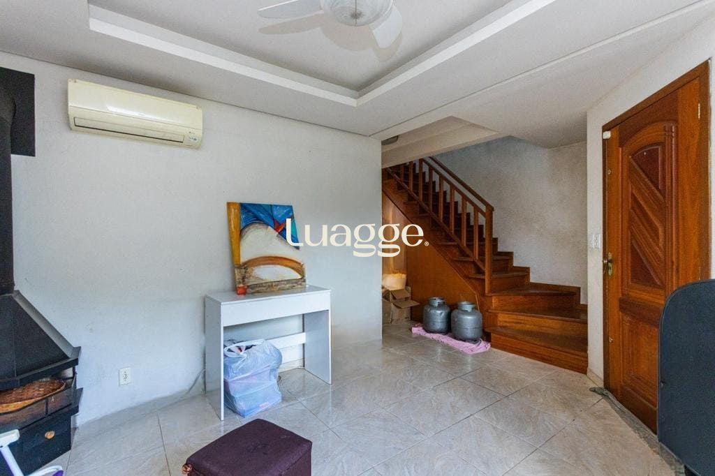 Casa à venda com 3 quartos, 86m² - Foto 1