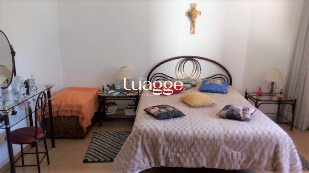 Casa à venda com 3 quartos, 240m² - Foto 30