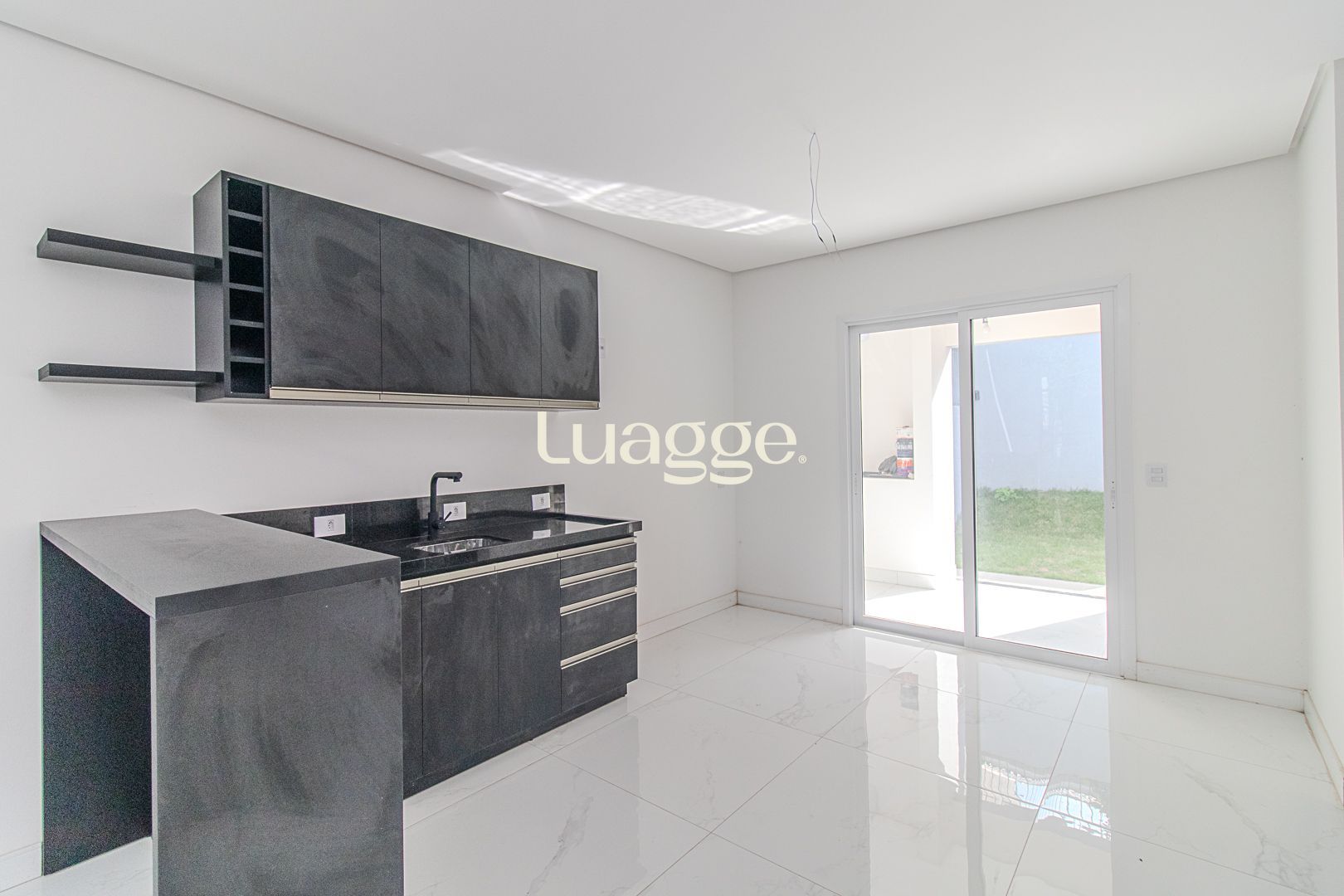 Casa à venda com 3 quartos, 92m² - Foto 9