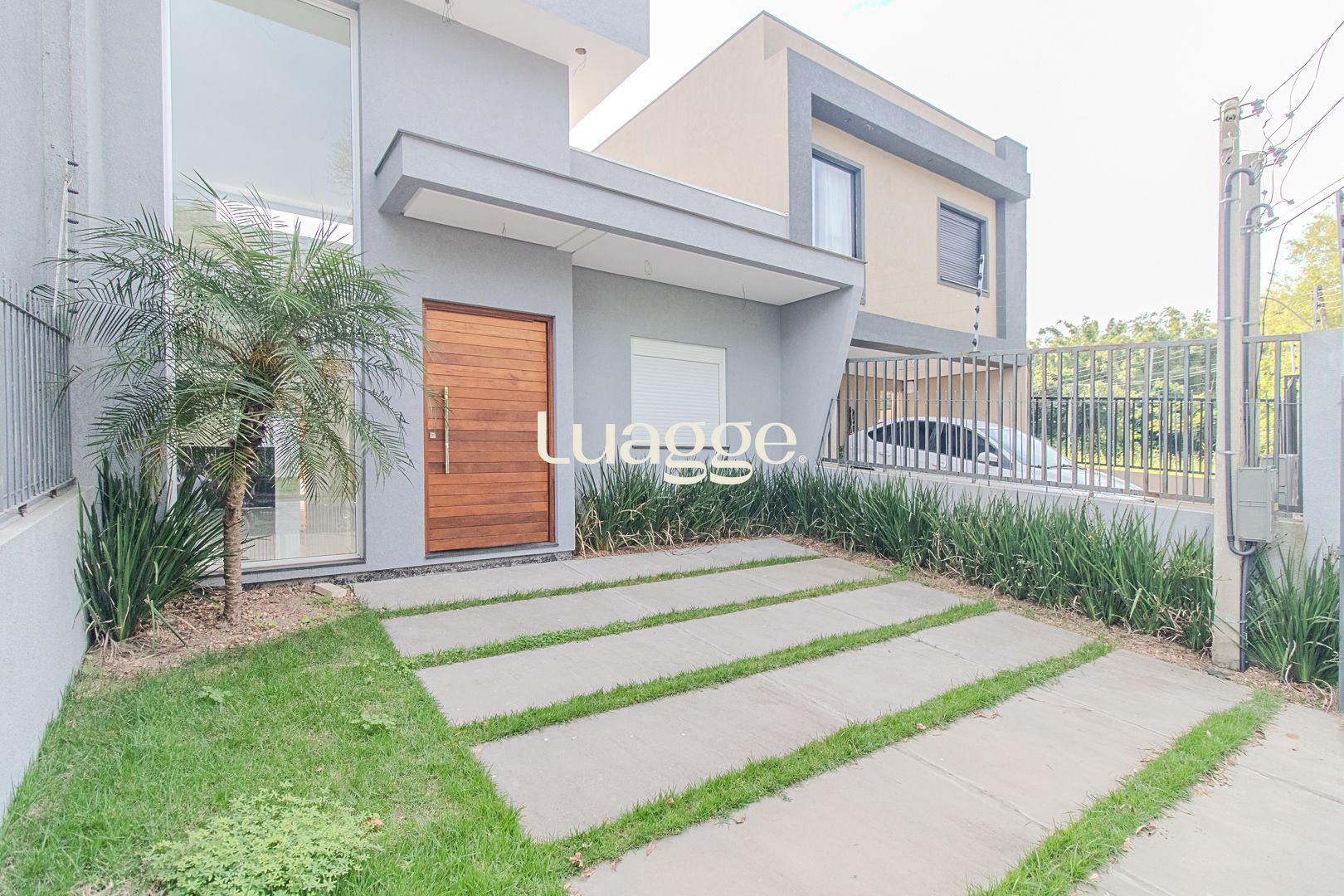 Casa à venda com 3 quartos, 92m² - Foto 1
