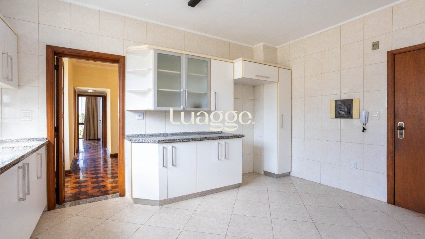 Apartamento à venda com 3 quartos, 137m² - Foto 26