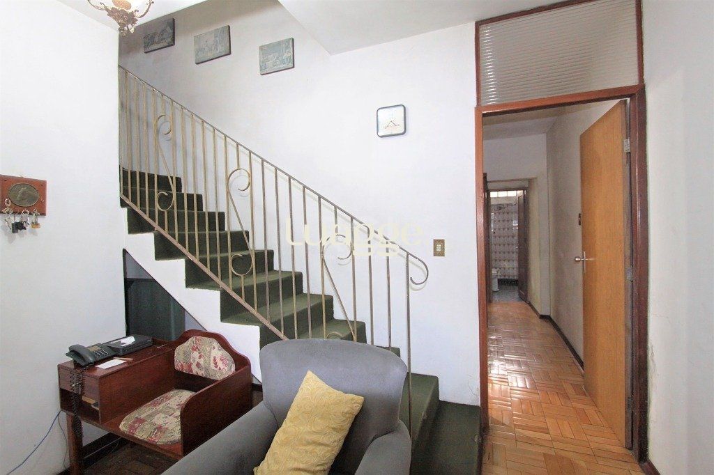 Casa à venda com 3 quartos, 189m² - Foto 4