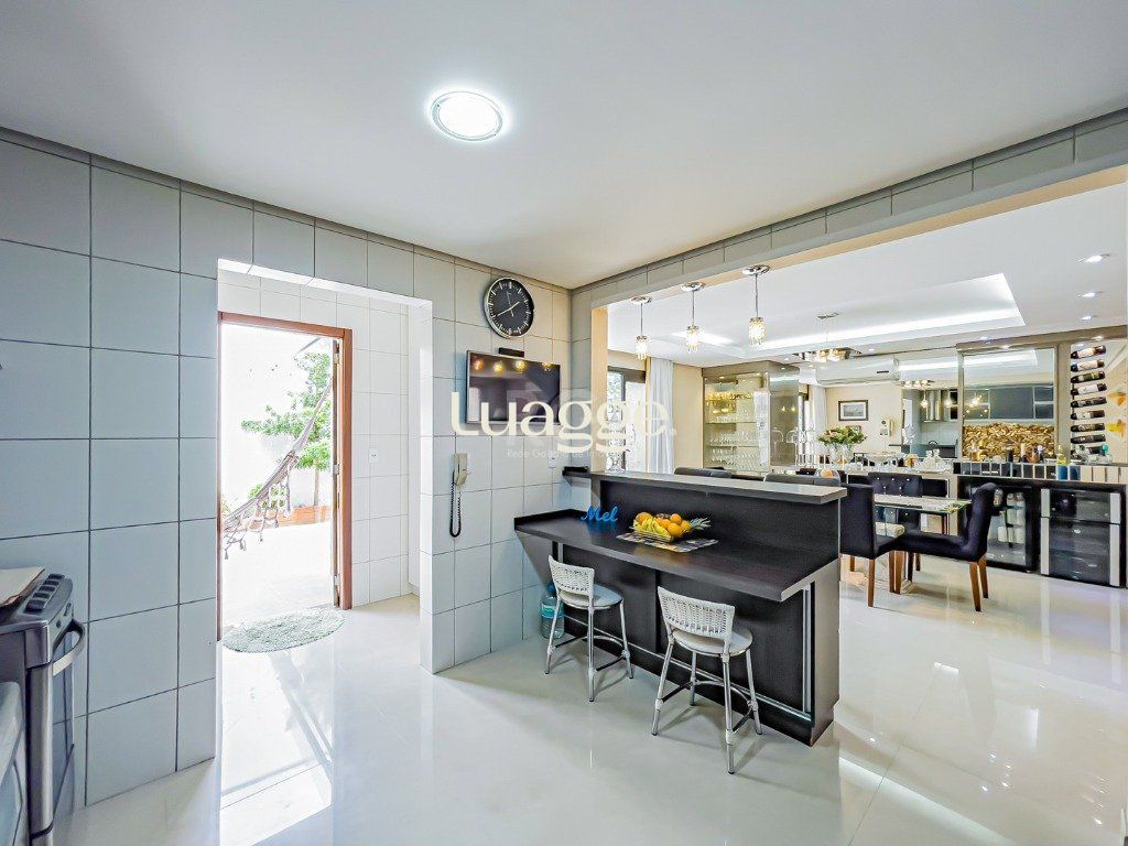 Casa de Condomínio à venda com 4 quartos, 243m² - Foto 26