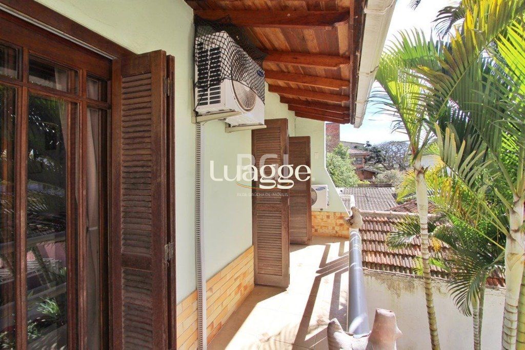Casa à venda com 5 quartos, 262m² - Foto 3
