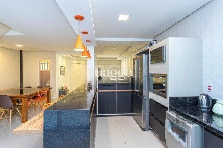 Casa à venda com 3 quartos, 209m² - Foto 9