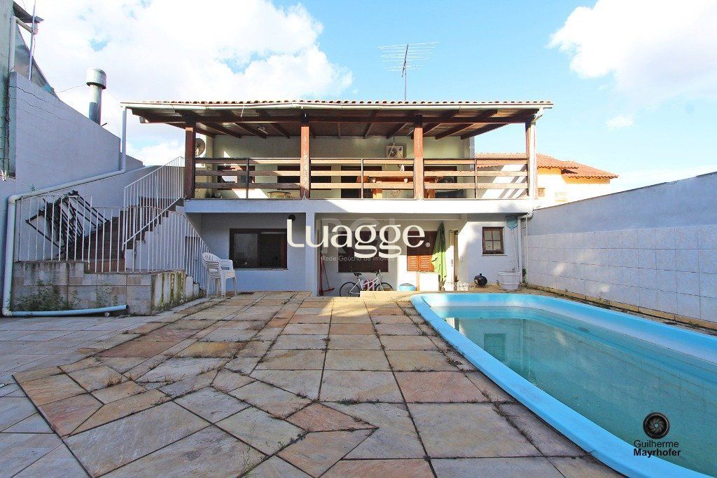 Casa à venda com 3 quartos, 179m² - Foto 1