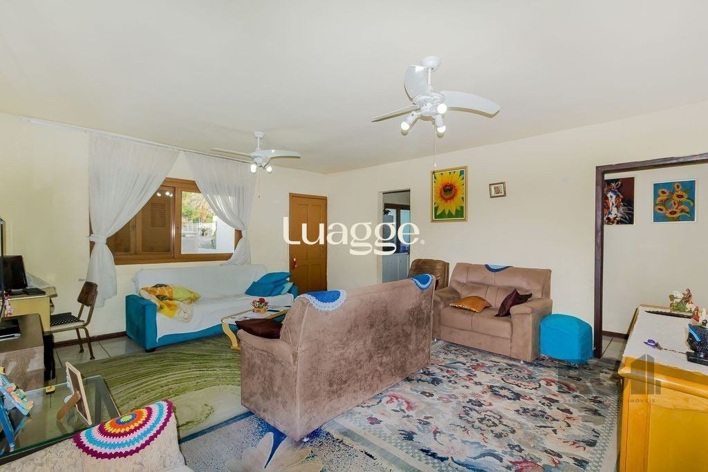 Casa à venda com 5 quartos, 241m² - Foto 4