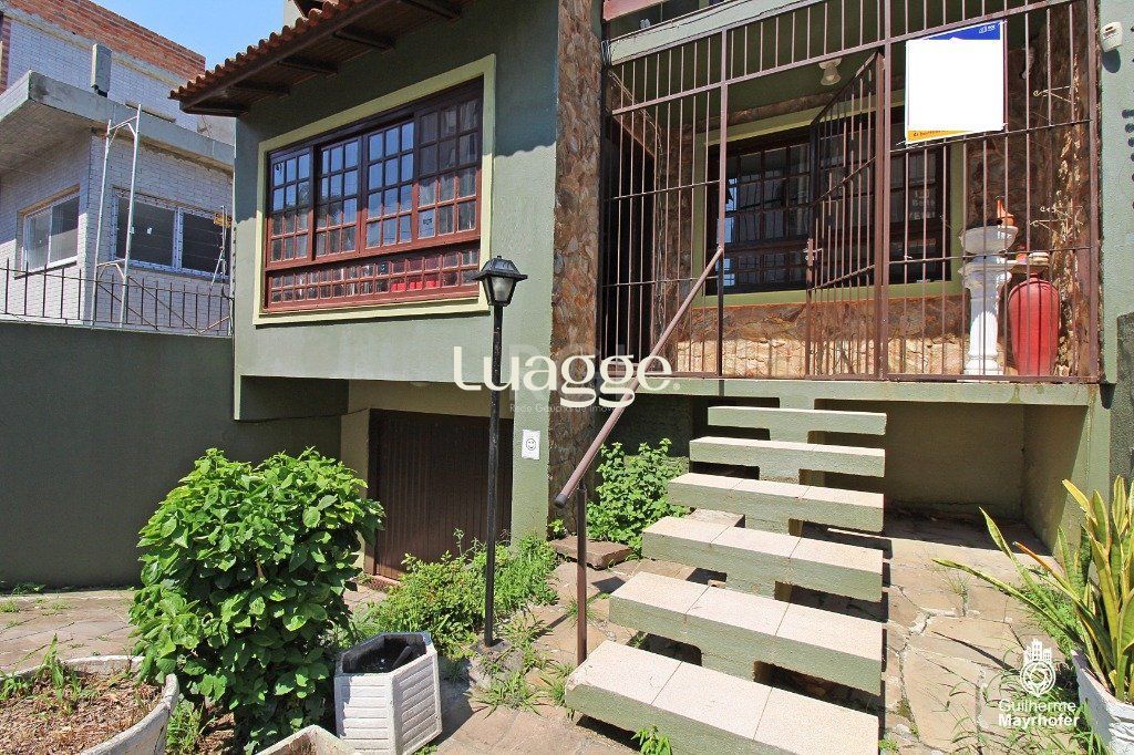 Casa à venda com 4 quartos, 204m² - Foto 1