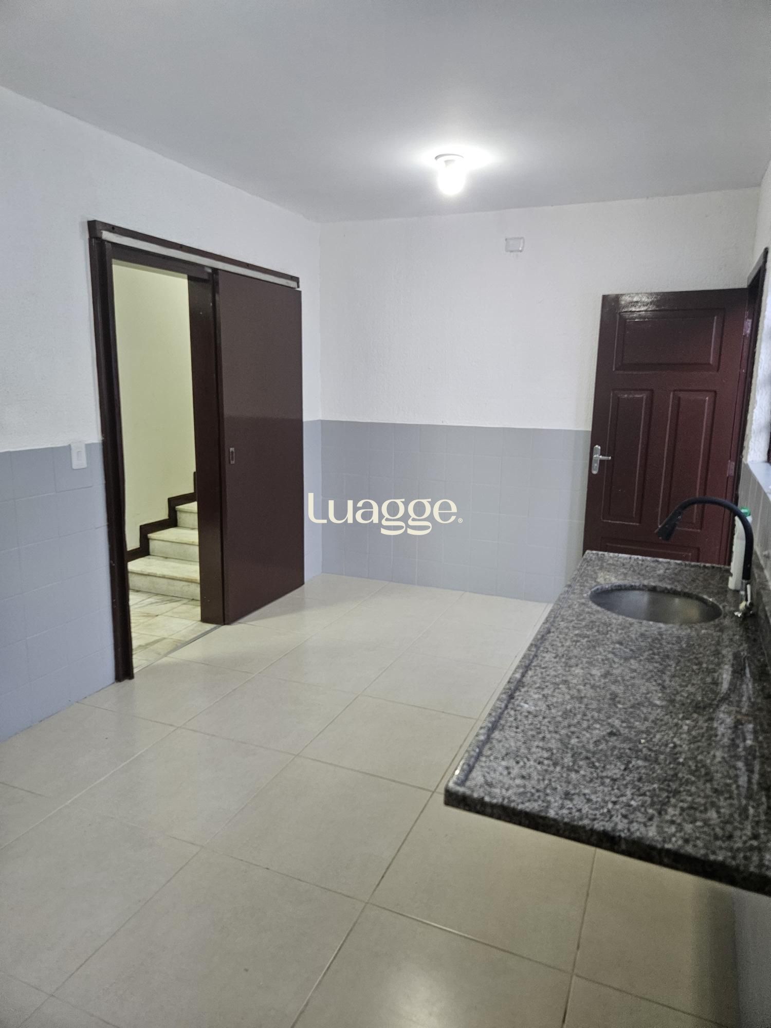 Casa à venda com 3 quartos, 165m² - Foto 18